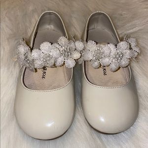 Flower Pearl Dress Shoes